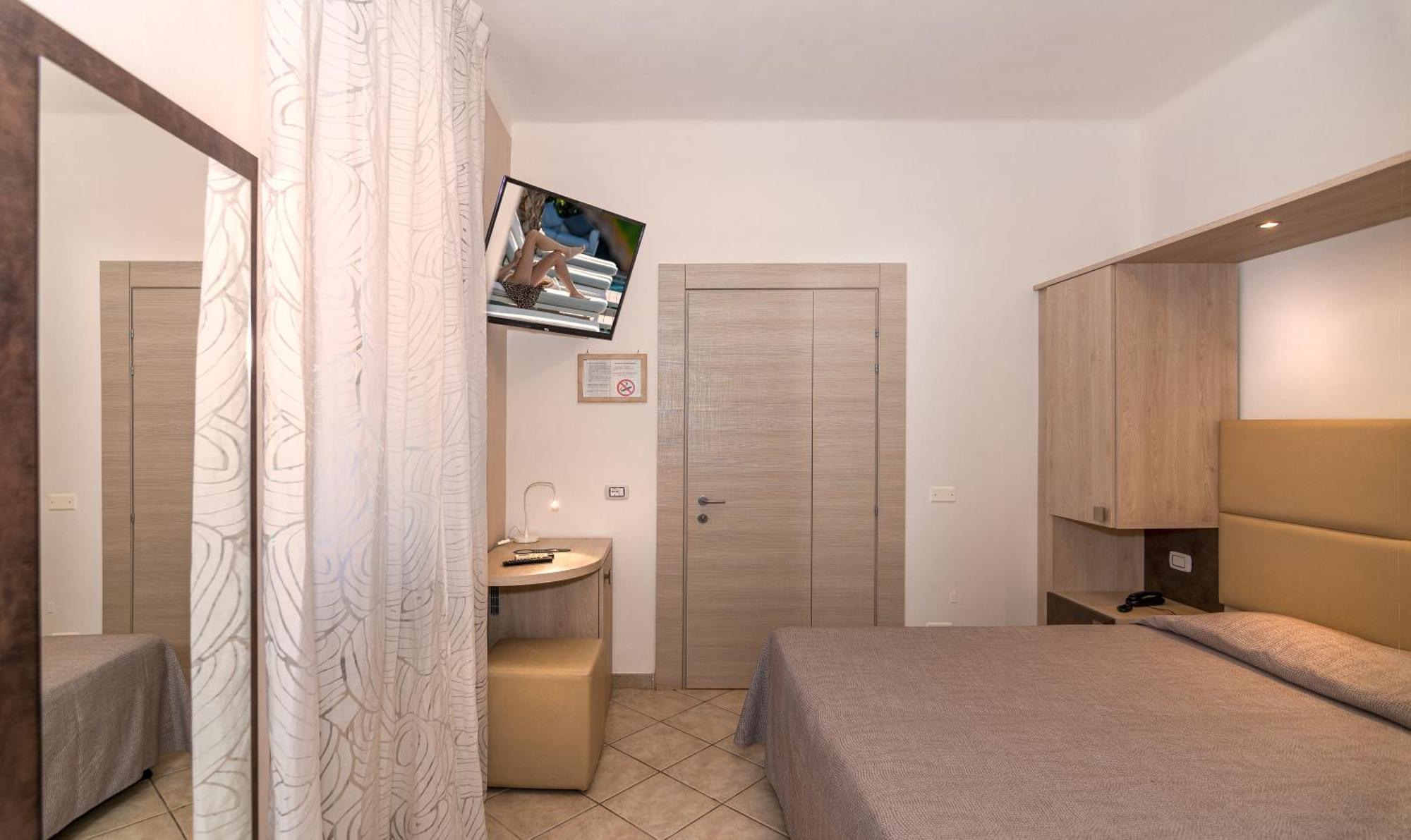 Hotel Eura Marina di Massa Exteriör bild